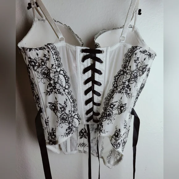 Victoria's Secret Y2K White Black Lace Corset Metal Hardware Front Closure, 34C